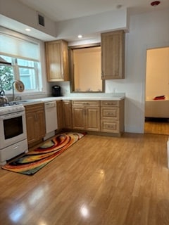 8 Railroad Ave, Unit 8 in Montvale, NJ - Foto de edificio - Building Photo