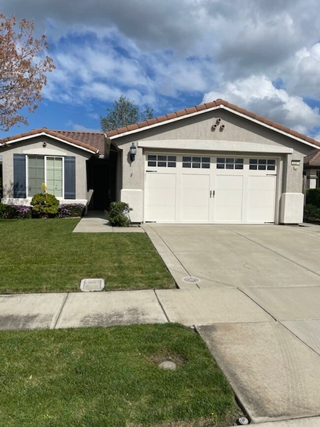 property at 2331 Pepper Tree Ln