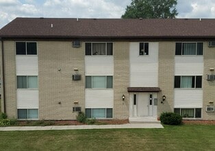 1875 Michigan Ave in Marysville, MI - Building Photo - Building Photo