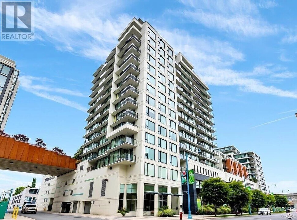 10xx-7979 FRIBRIDGE Way in Richmond, BC - Building Photo
