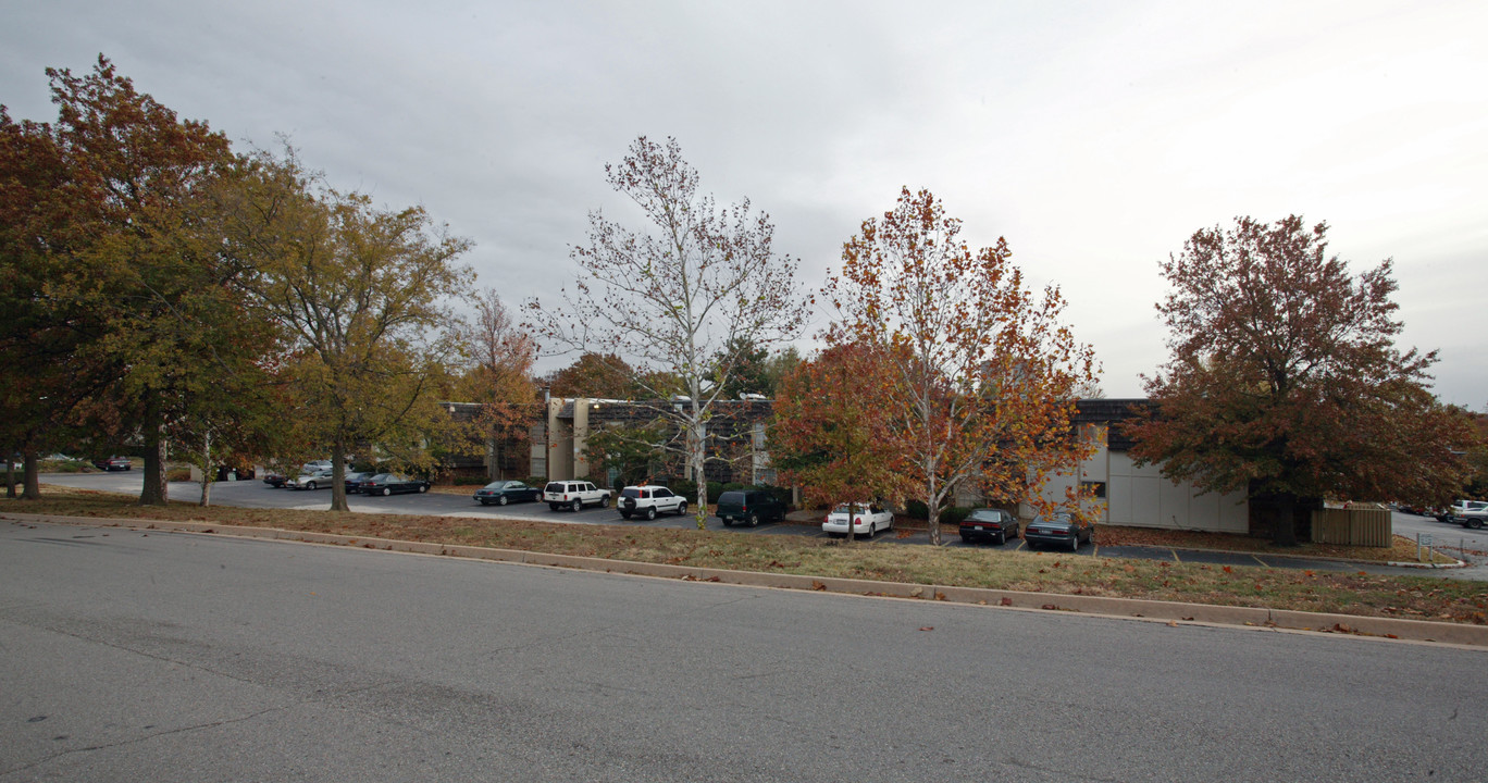 Willow Creek Condominiums in Tulsa, OK - Building Photo