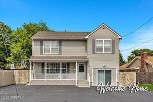 50 Broad St in Matawan, NJ - Building Photo