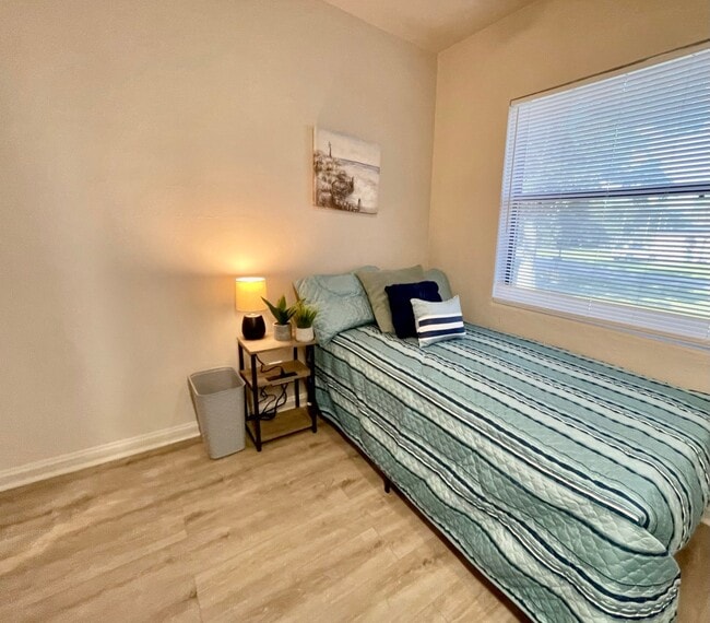 6135 Sabre Dr