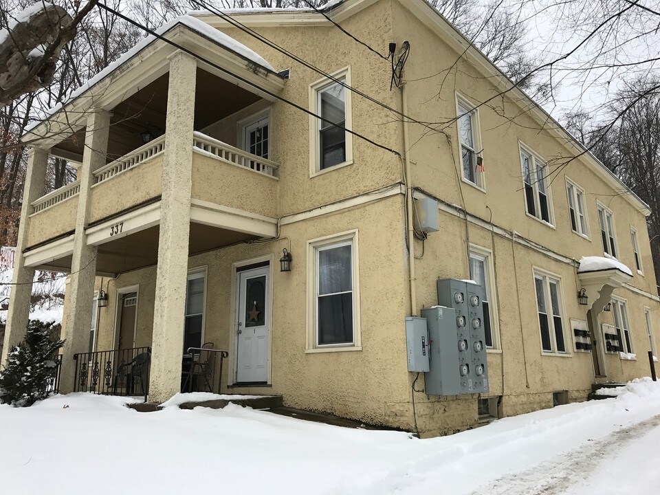 337 Farmington Ave in Bristol, CT - Building Photo