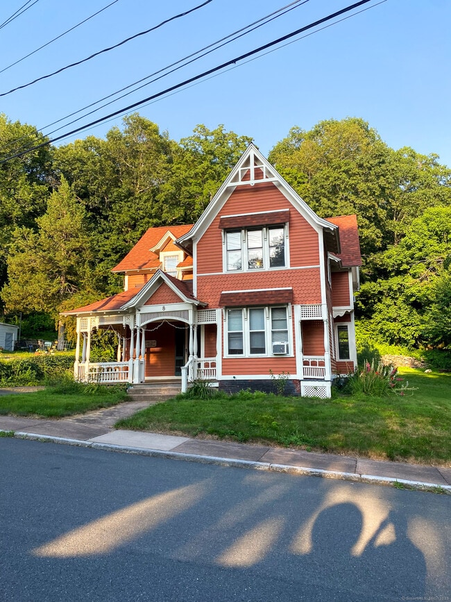 8 N Park St in Vernon, CT - Building Photo - Building Photo