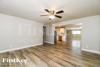 1561 E Clover in Mesa, AZ - Building Photo - Building Photo