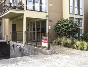 Hillegass Apartments in Berkeley, CA - Building Photo - Building Photo
