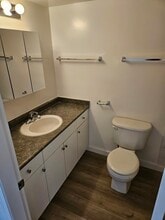 Fern Oaks Manor in Victoria, BC - Building Photo - Building Photo