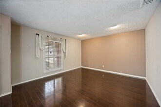 9871 Sageaspen Ln in Houston, TX - Building Photo - Building Photo