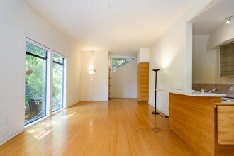 3527 Oak Knoll Dr, Unit 9-918 in Emerald Hills, CA - Building Photo - Building Photo