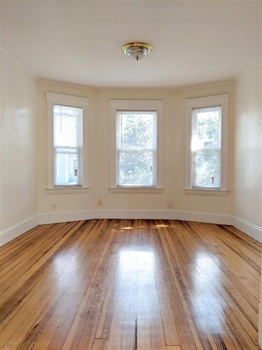 7 Orrin St, Unit 2 in Cambridge, MA - Building Photo