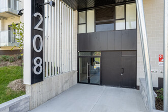 208 Crevier Rue in St. Laurent, QC - Building Photo - Building Photo