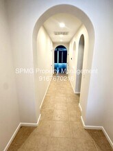 1528 Morning Glory Ln in Roseville, CA - Building Photo - Building Photo