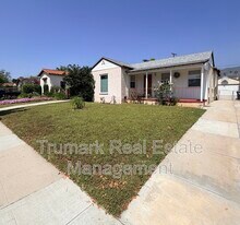 729 South St in Glendale, CA - Building Photo