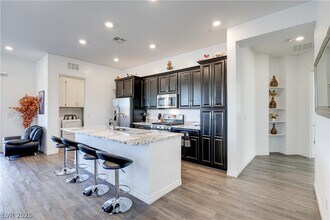 209 Coltrane Cyn Ave in Henderson, NV - Building Photo - Building Photo