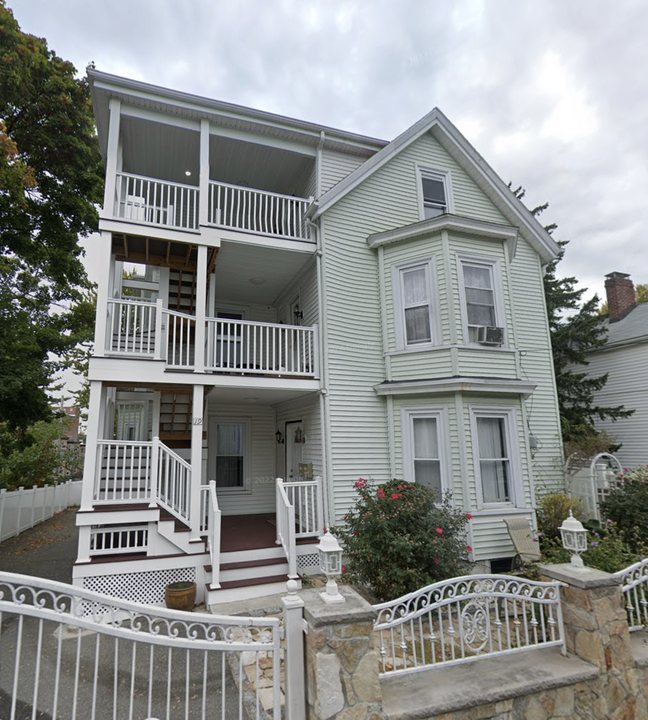 19 Granada Park in Boston, MA - Foto de edificio