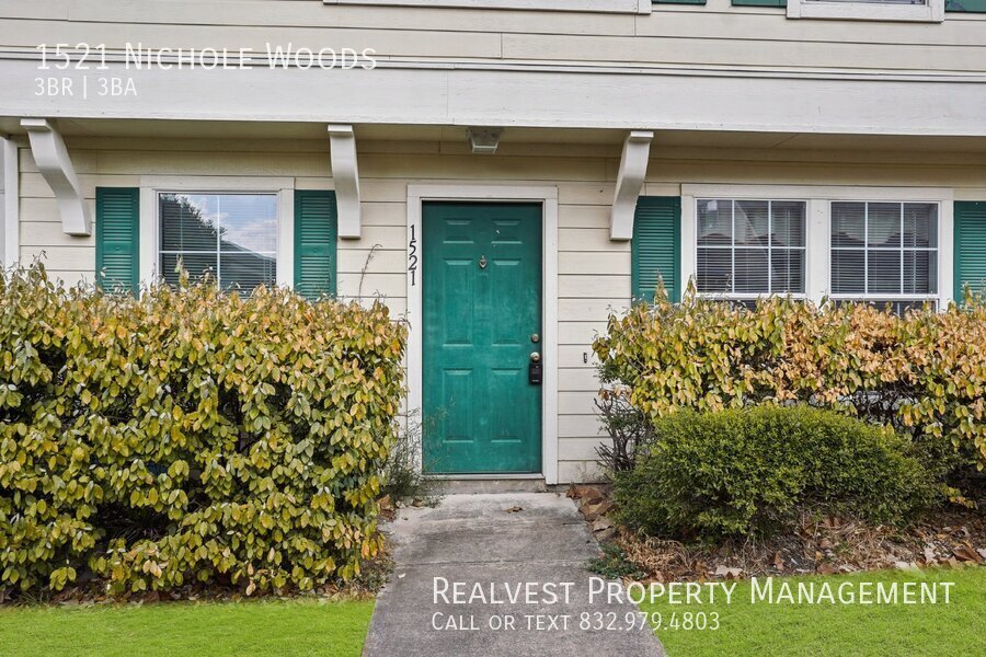 1521 Nichole Woods Dr in Houston, TX - Building Photo