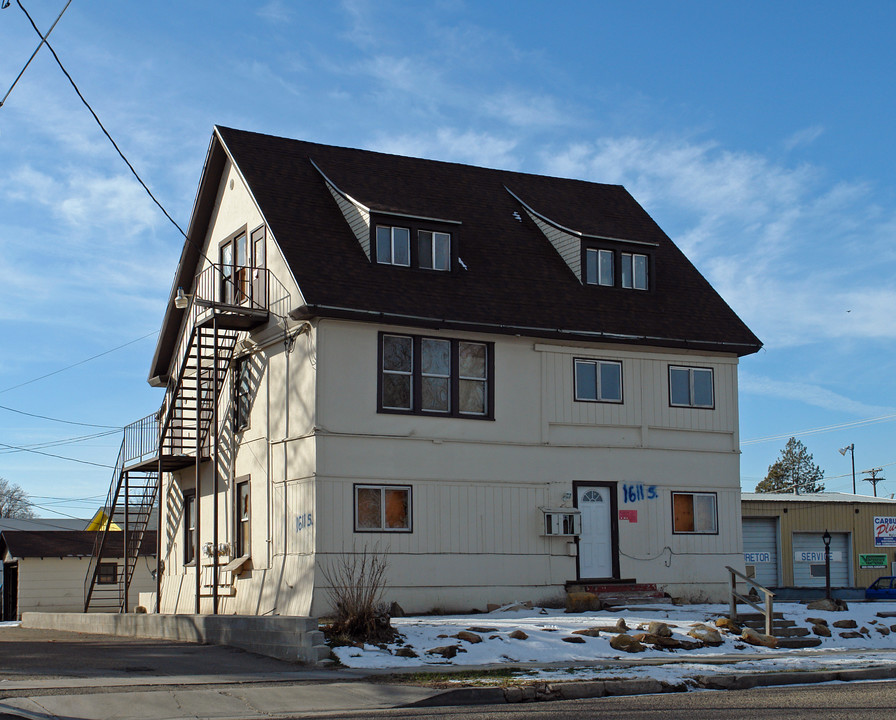 1611 1st St S in Nampa, ID - Foto de edificio