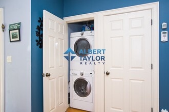 111 Pleasant St, Unit 2 in Boston, MA - Building Photo - Building Photo