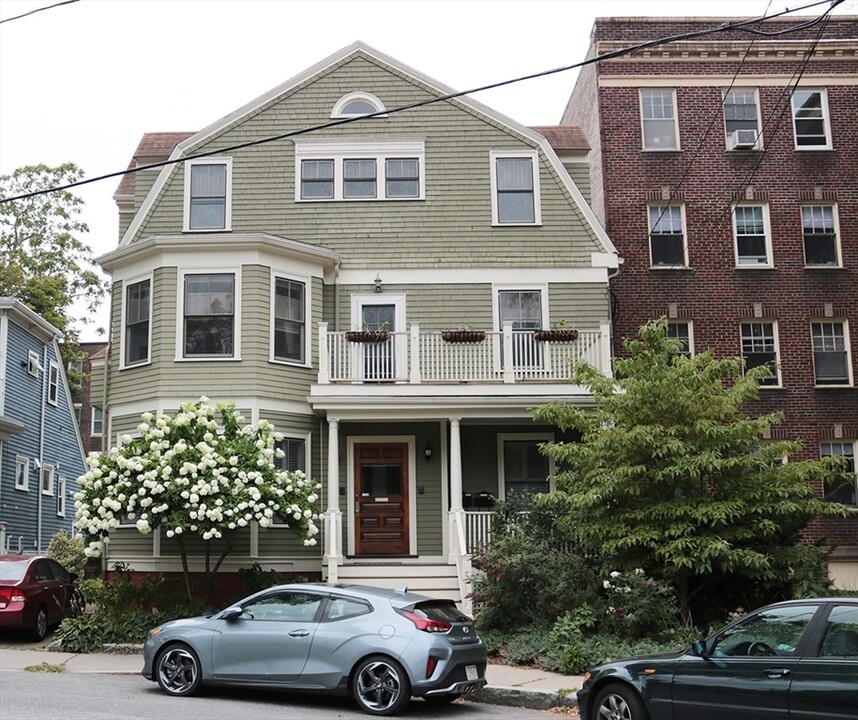 24 Langdon St, Unit 2 in Cambridge, MA - Foto de edificio