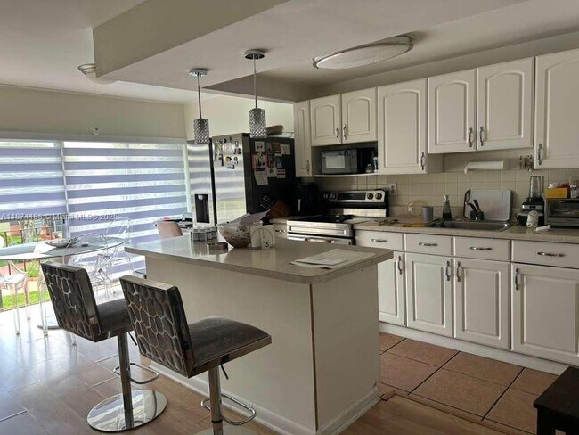 9350 W Flagler St in Miami, FL - Building Photo - Building Photo