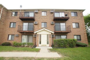 9290 Hamilton Ct in Des Plaines, IL - Building Photo