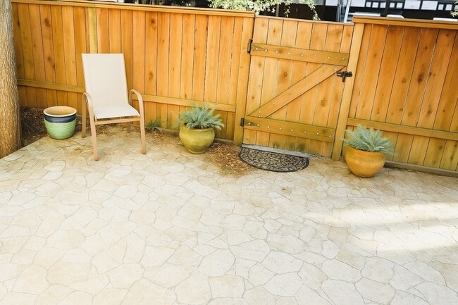 11711 Memorial Dr, Unit 695 in Houston, TX - Building Photo - Building Photo