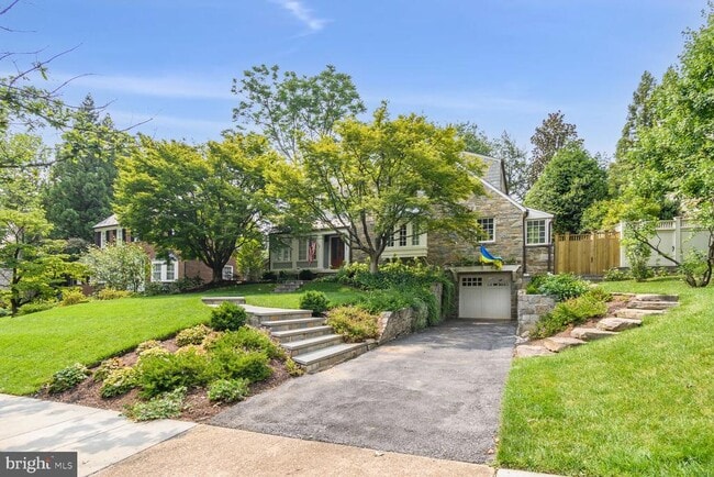 property at 3712 Fordham Rd NW