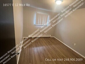 16577 12 Mile Rd in Roseville, MI - Building Photo - Building Photo