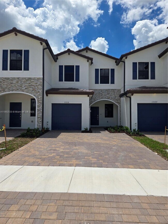 13316 SW 232nd Terrace in Princeton, FL - Building Photo - Building Photo