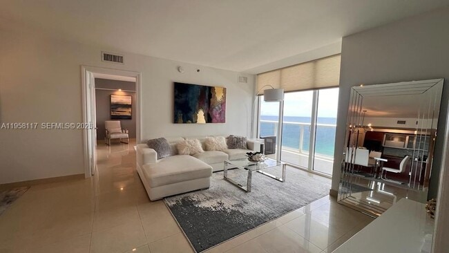 1830 S Ocean Dr, Unit 3404 in Hallandale Beach, FL - Foto de edificio - Building Photo