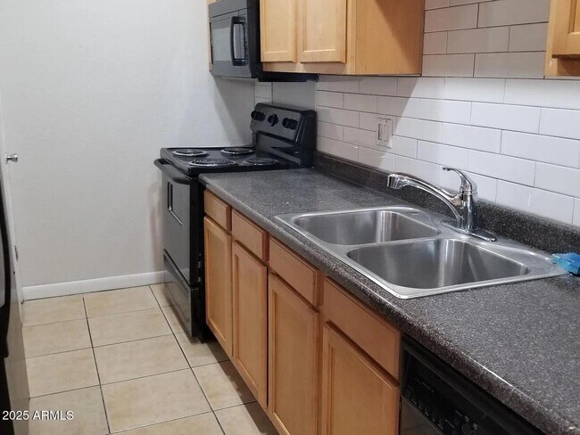 1130 E Butler Dr in Phoenix, AZ - Building Photo - Building Photo