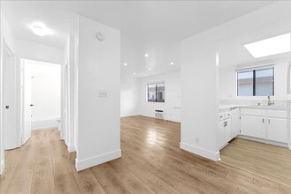 631 E Elk Ave in Glendale, CA - Building Photo - Building Photo