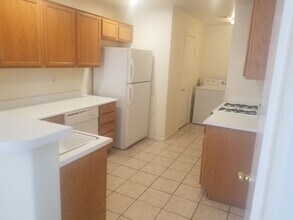 3923 Starfield Ln in Las Vegas, NV - Building Photo - Building Photo