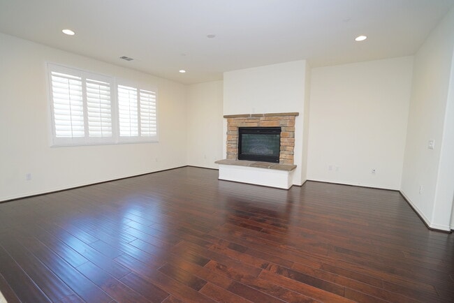 22495 Brightwood Pl in Santa Clarita, CA - Building Photo - Building Photo
