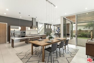 16540 Moorpark St in Los Angeles, CA - Building Photo - Building Photo