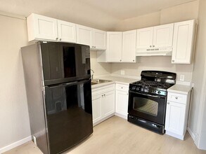 1041 Lake Ave-Unit -5 in Pueblo, CO - Building Photo - Building Photo