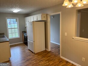 573 Elrod Ave in Jefferson, GA - Foto de edificio - Building Photo