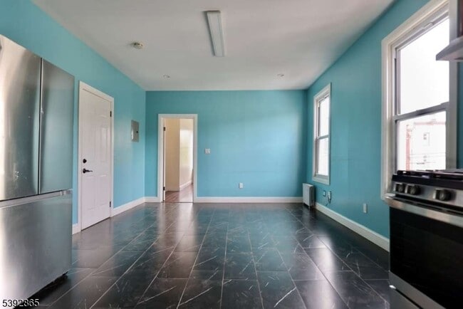 255 Magnolia Ave in Elizabeth, NJ - Building Photo - Building Photo