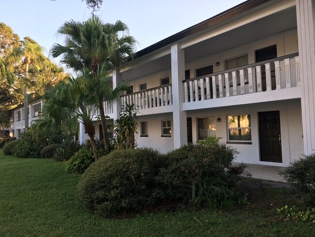 122-3700 Haines Rd N in St. Petersburg, FL - Building Photo - Building Photo