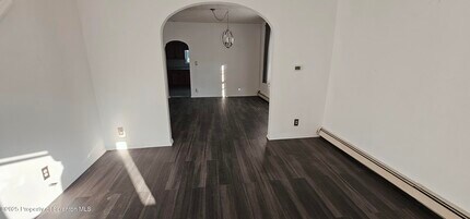 228 2nd St in Blakely, PA - Building Photo - Building Photo