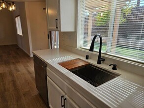 2112 Carpinteria Dr in Antioch, CA - Building Photo - Building Photo