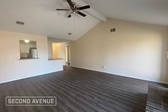 7706 Waterchase Dr in Missouri City, TX - Foto de edificio - Building Photo