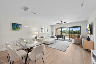 6360 Pelican Bay Blvd in Naples, FL - Building Photo - Building Photo