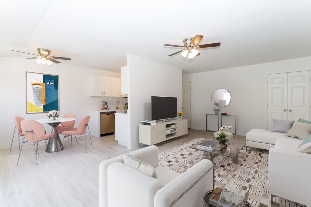 Colony Park Ronkonkoma, NY Apartments