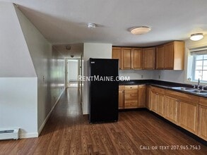 105 Cony St in Augusta, ME - Building Photo - Building Photo