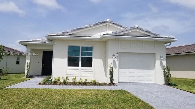 4123 Rosa Dr in Lighthouse Point, FL - Foto de edificio - Building Photo