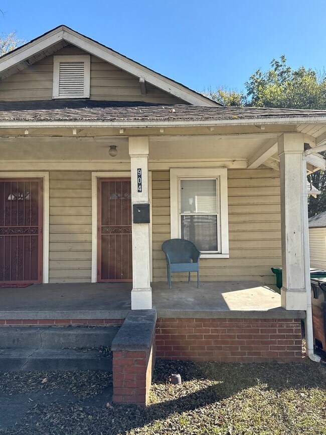 904-906 Harrill St in Charlotte, NC - Building Photo - Building Photo