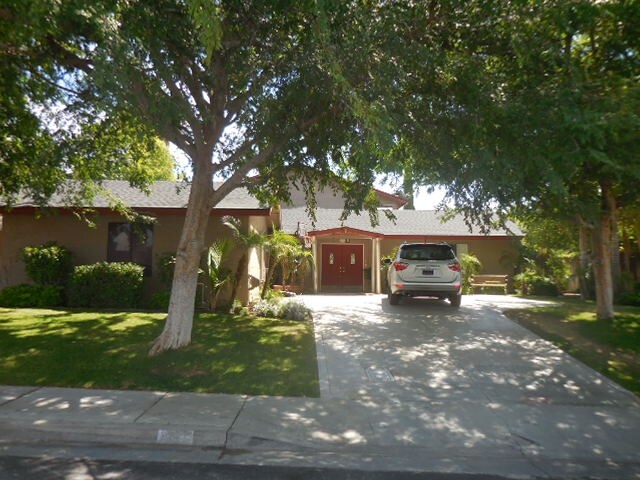 2921 La Costa St in Bakersfield, CA - Foto de edificio