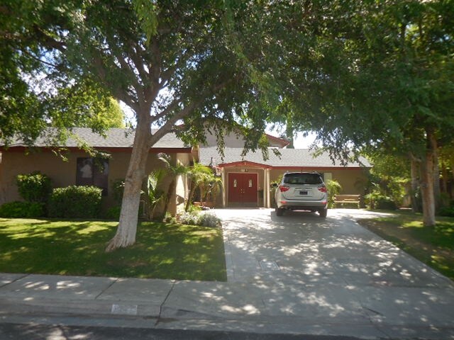 2921 La Costa St in Bakersfield, CA - Building Photo